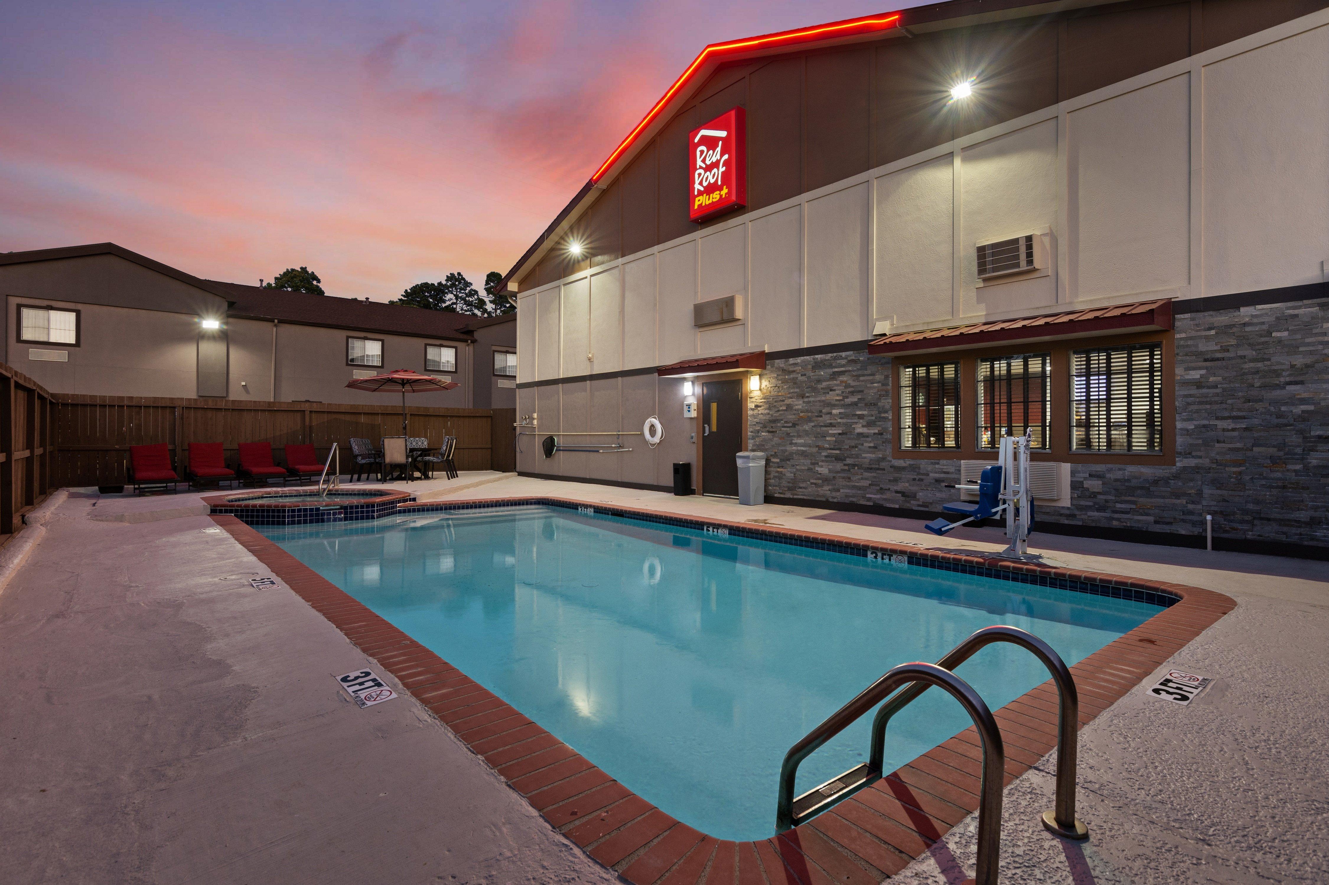 Red Roof Inn Plus+ Huntsville Exteriér fotografie